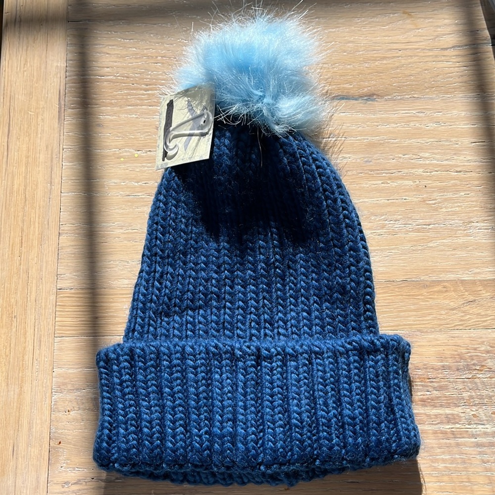 NWT Zoe & Bella Blue Winter Hat Gift